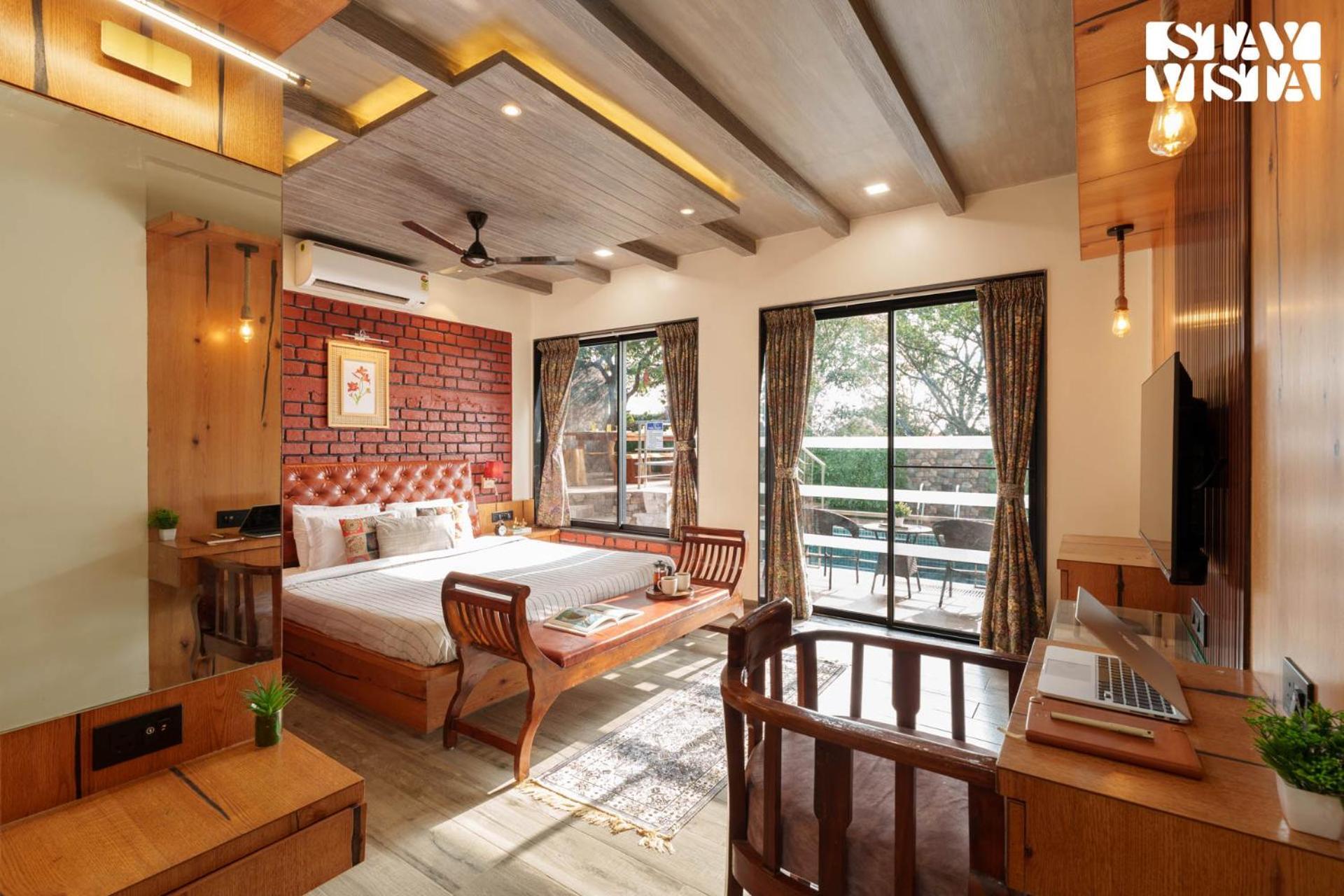 Stayvista's Sunflower - Mountain-view Retreat With Pool & Games Villa Panchgani