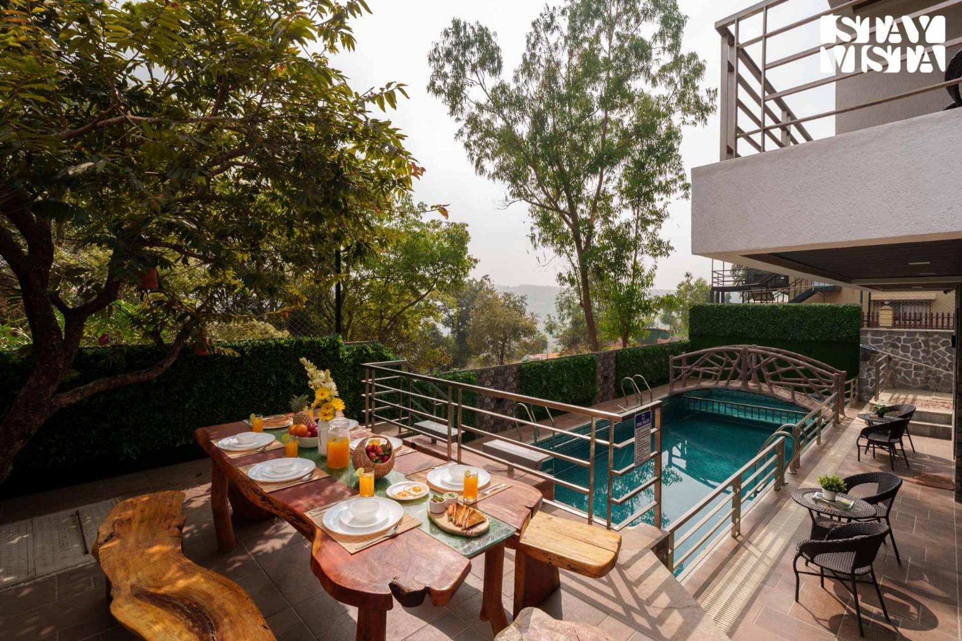 Stayvista's Sunflower - Mountain-view Retreat With Pool & Games * Panchgani