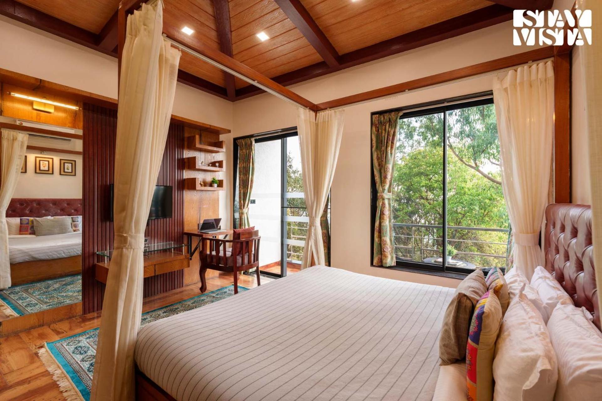 Stayvista's Sunflower - Mountain-view Retreat With Pool & Games Villa Panchgani