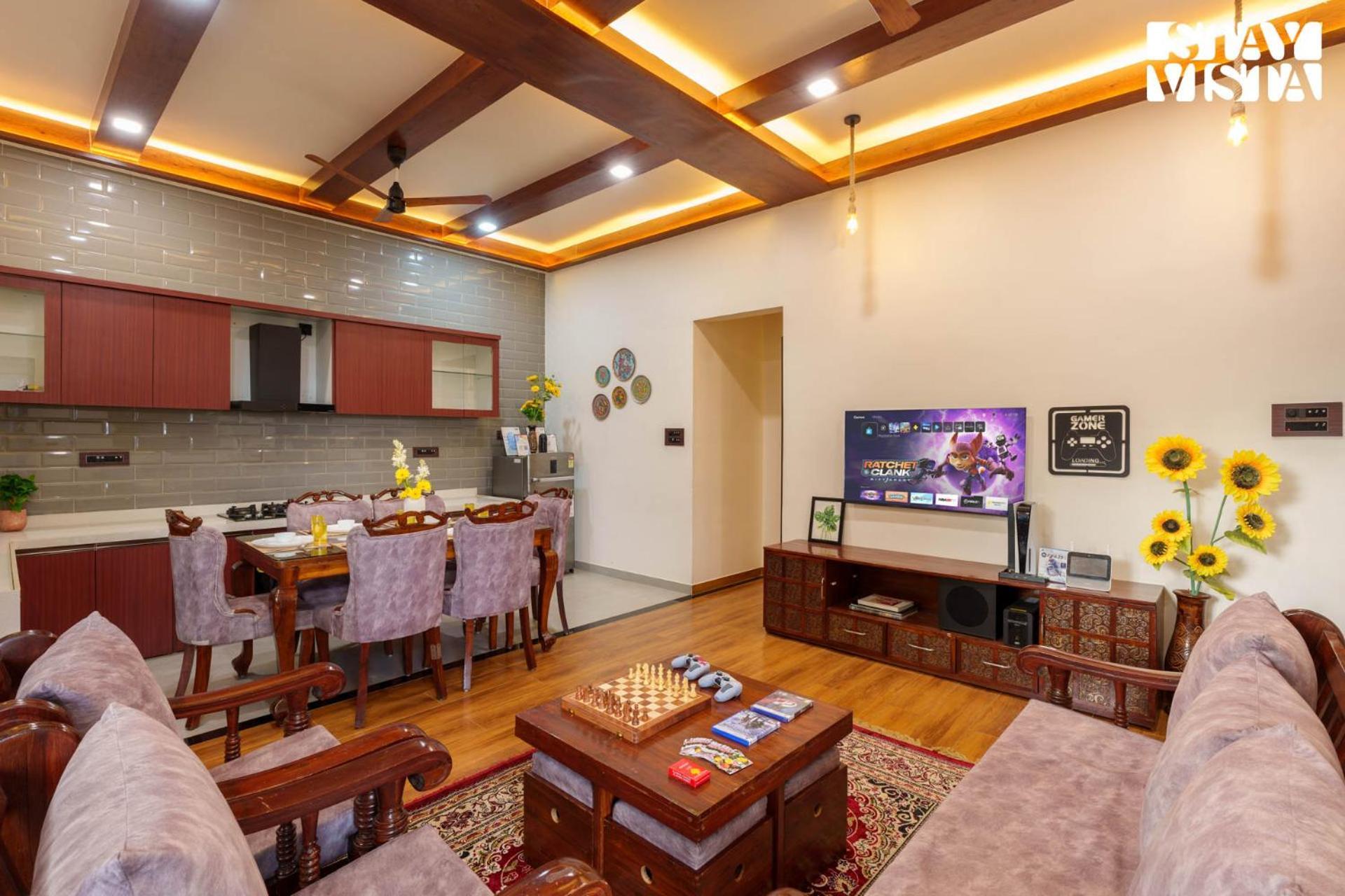 Stayvista's Sunflower - Mountain-view Retreat With Pool & Games * Panchgani
