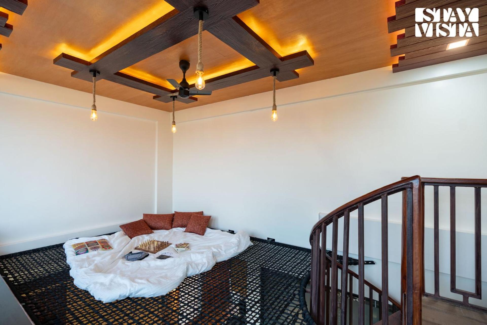 Stayvista's Sunflower - Mountain-view Retreat With Pool & Games Villa