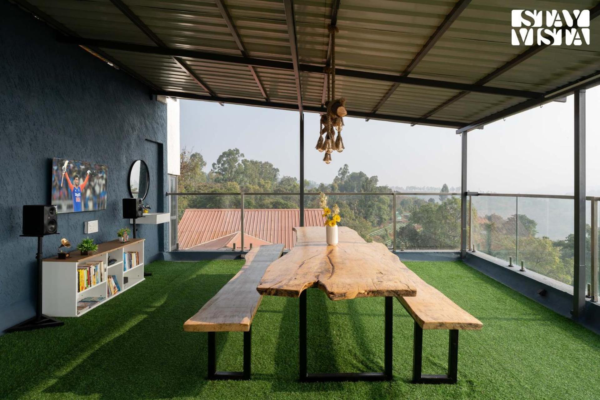 Stayvista's Sunflower - Mountain-view Retreat With Pool & Games Villa