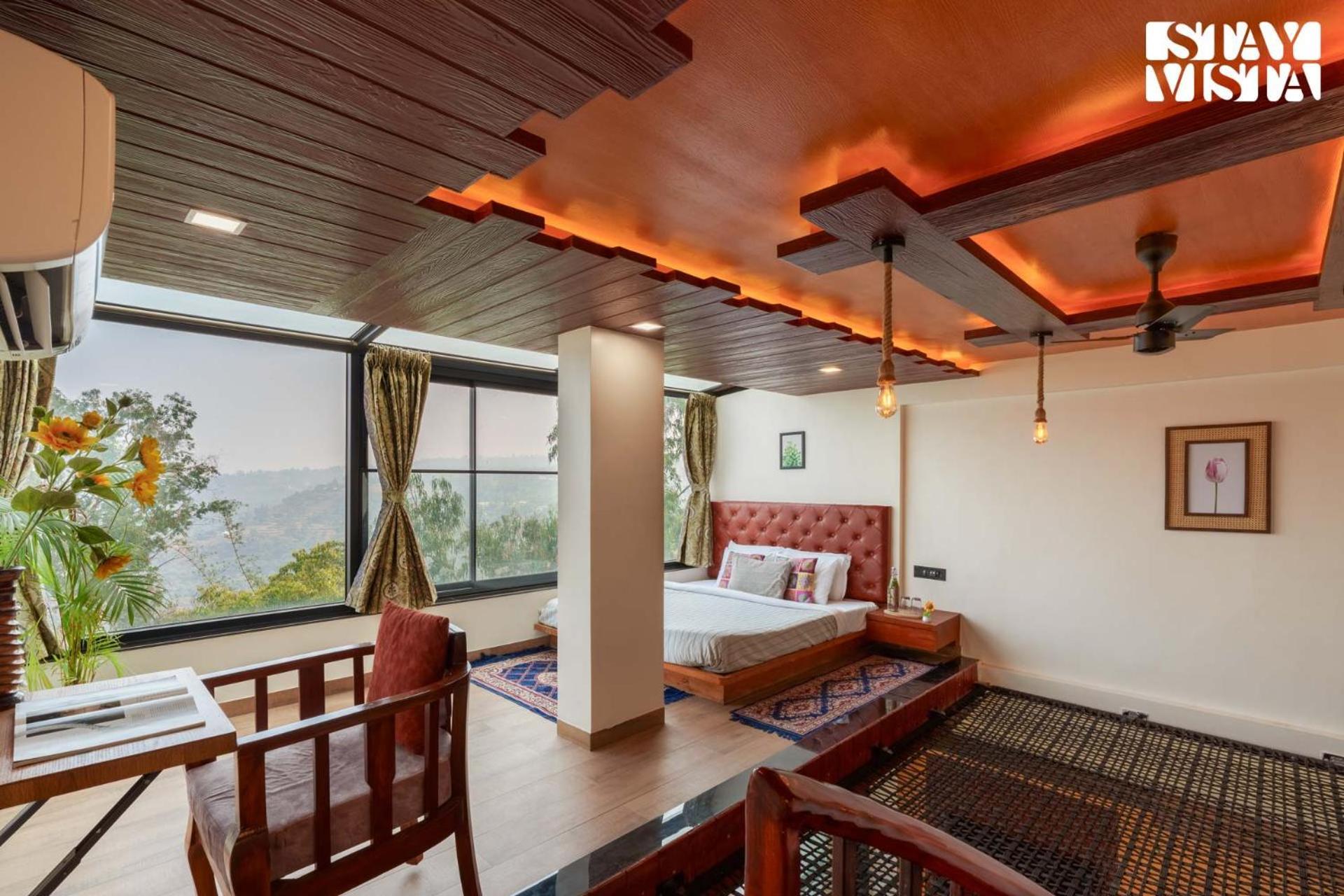 Stayvista's Sunflower - Mountain-view Retreat With Pool & Games Villa Panchgani