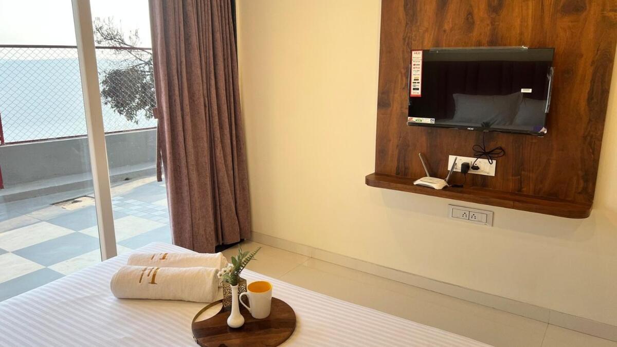 2bhk Suite, Views, Ora Vue Holiday home *
