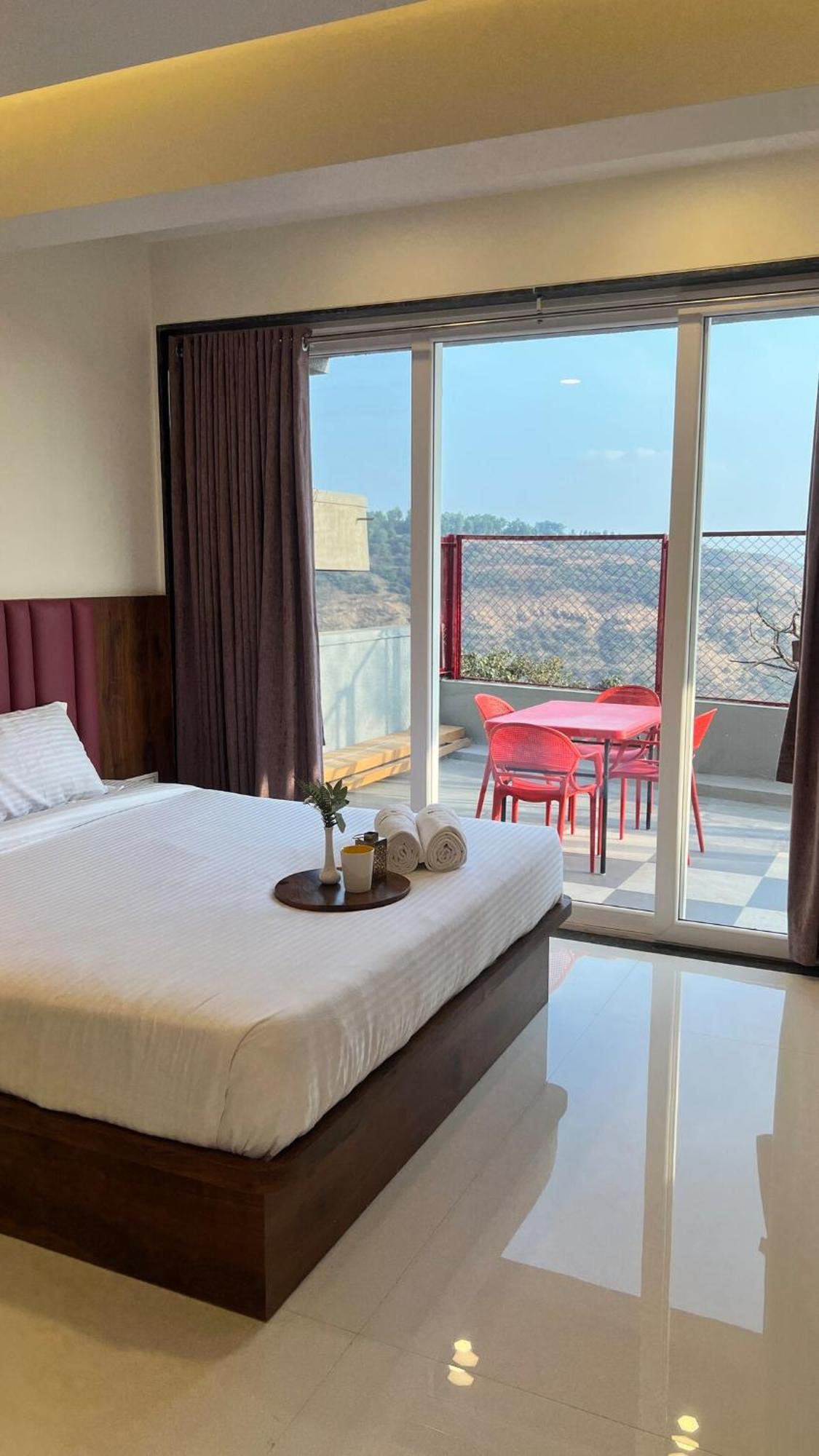 2bhk Suite, Views, Ora Vue