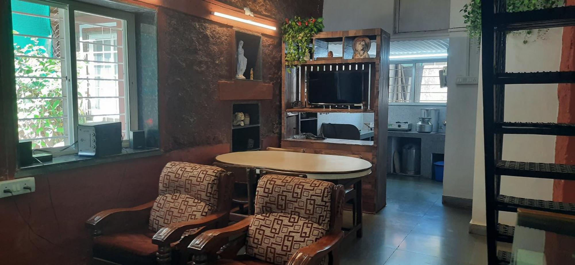 Leela - Ancient Redstone Escape Homestay
