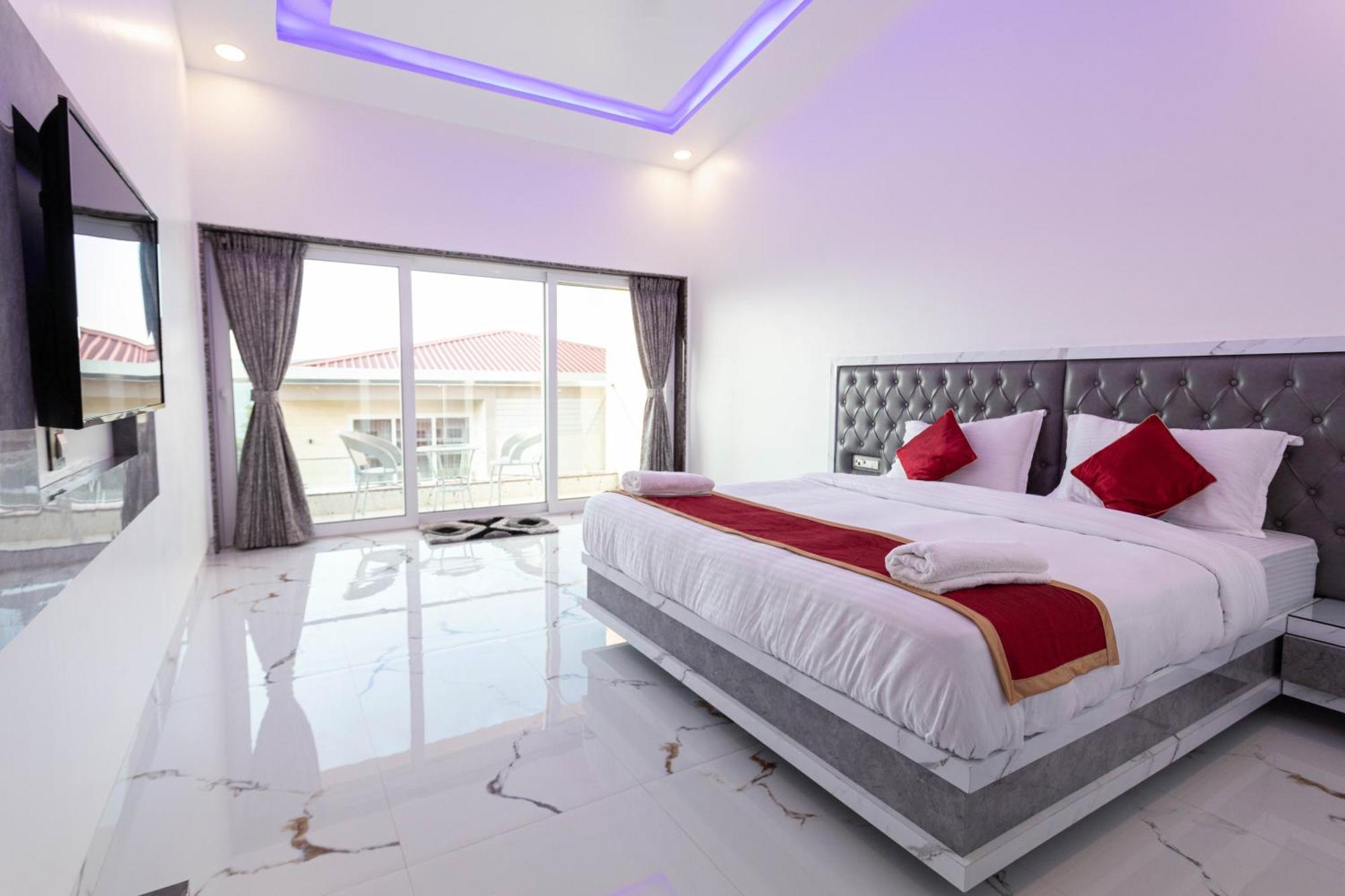 Casa Majestic & , Panchgani