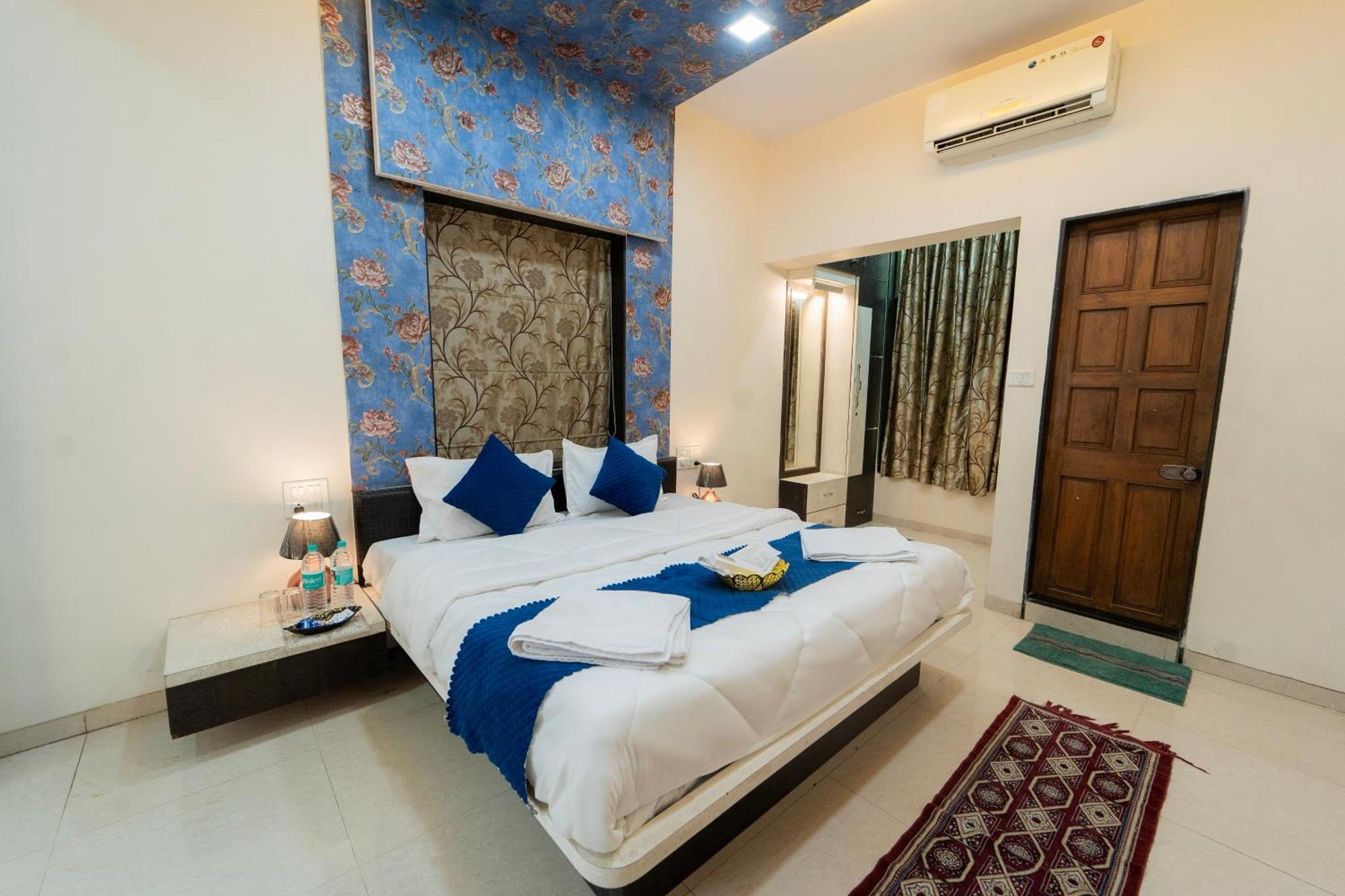 Holiday home The Exotic With Swimming Pool Panchgani