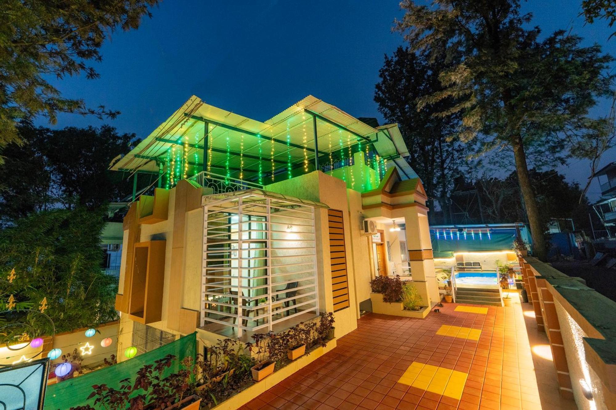 The Exotic With Swimming Pool Holiday home Panchgani