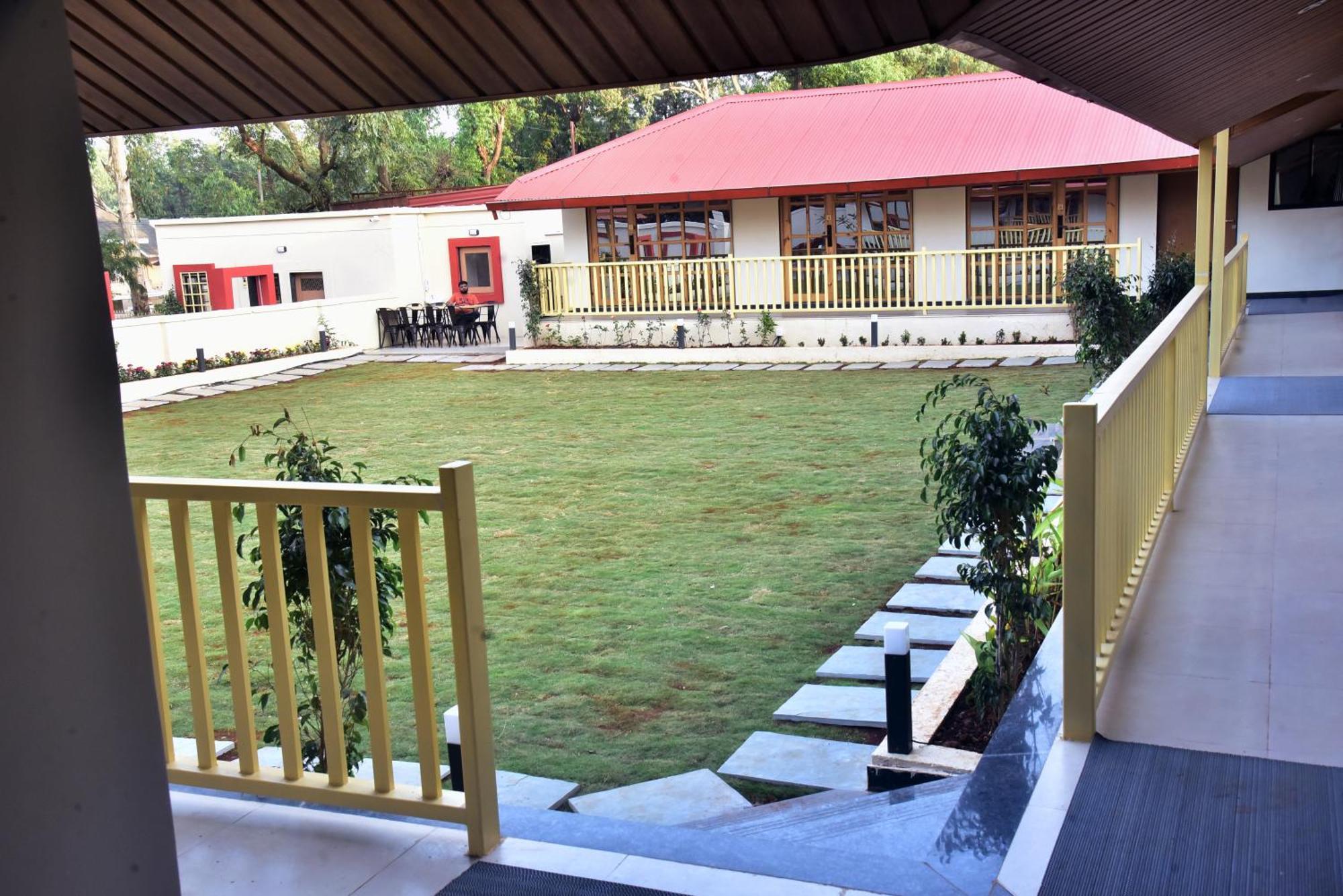 Red Soil Resort *