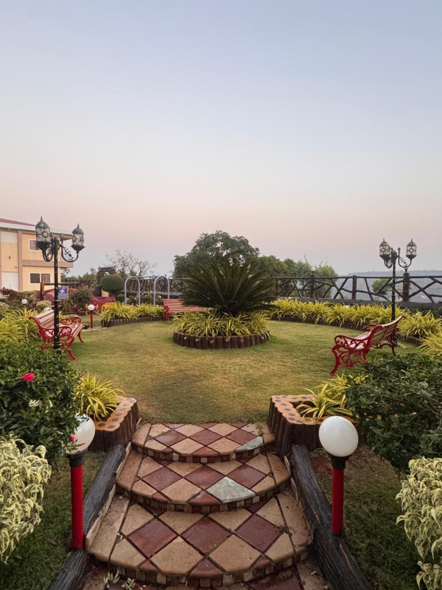 Casa Majestic & , Panchgani