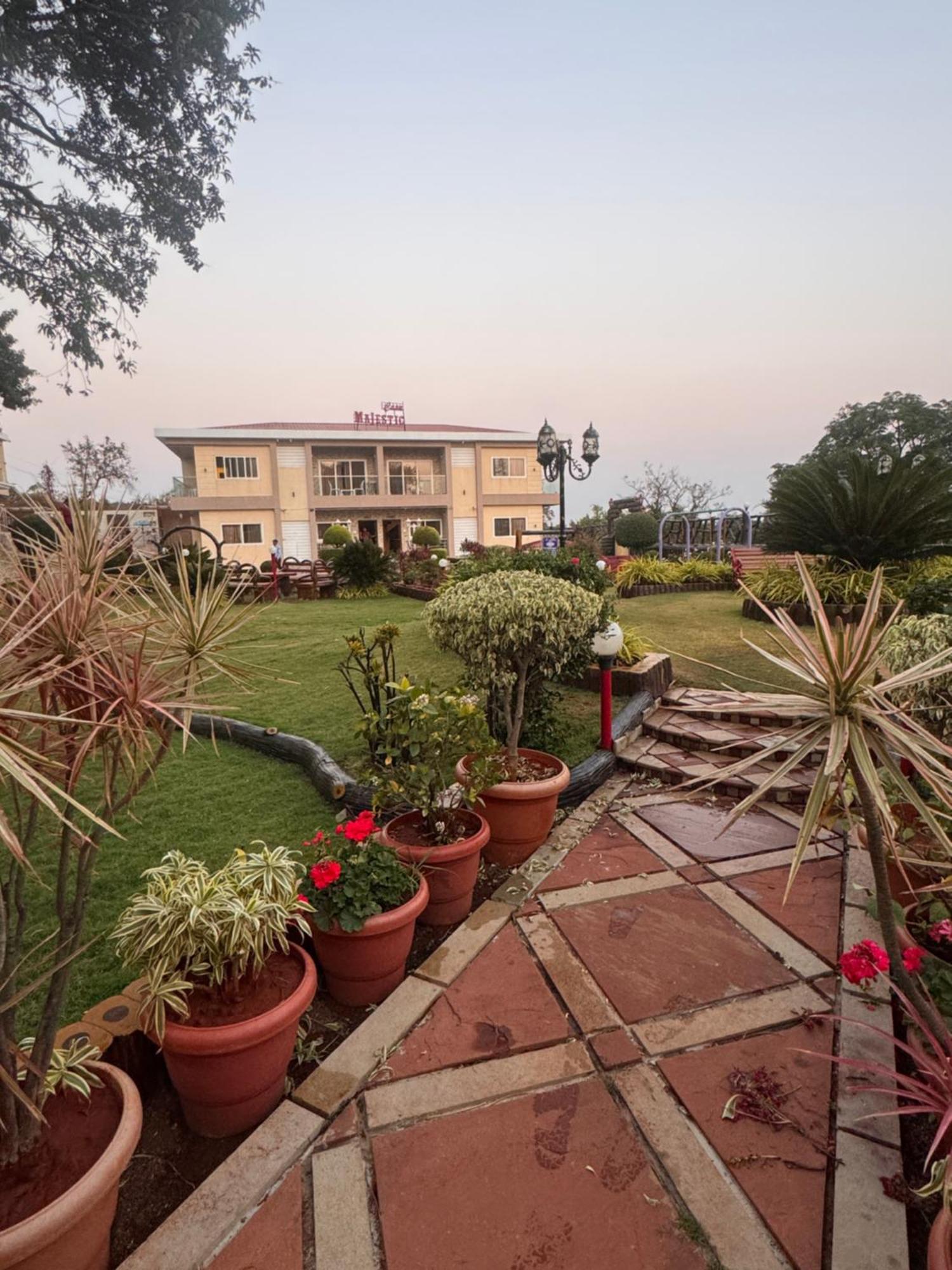 Hotel Casa Majestic & , Panchgani