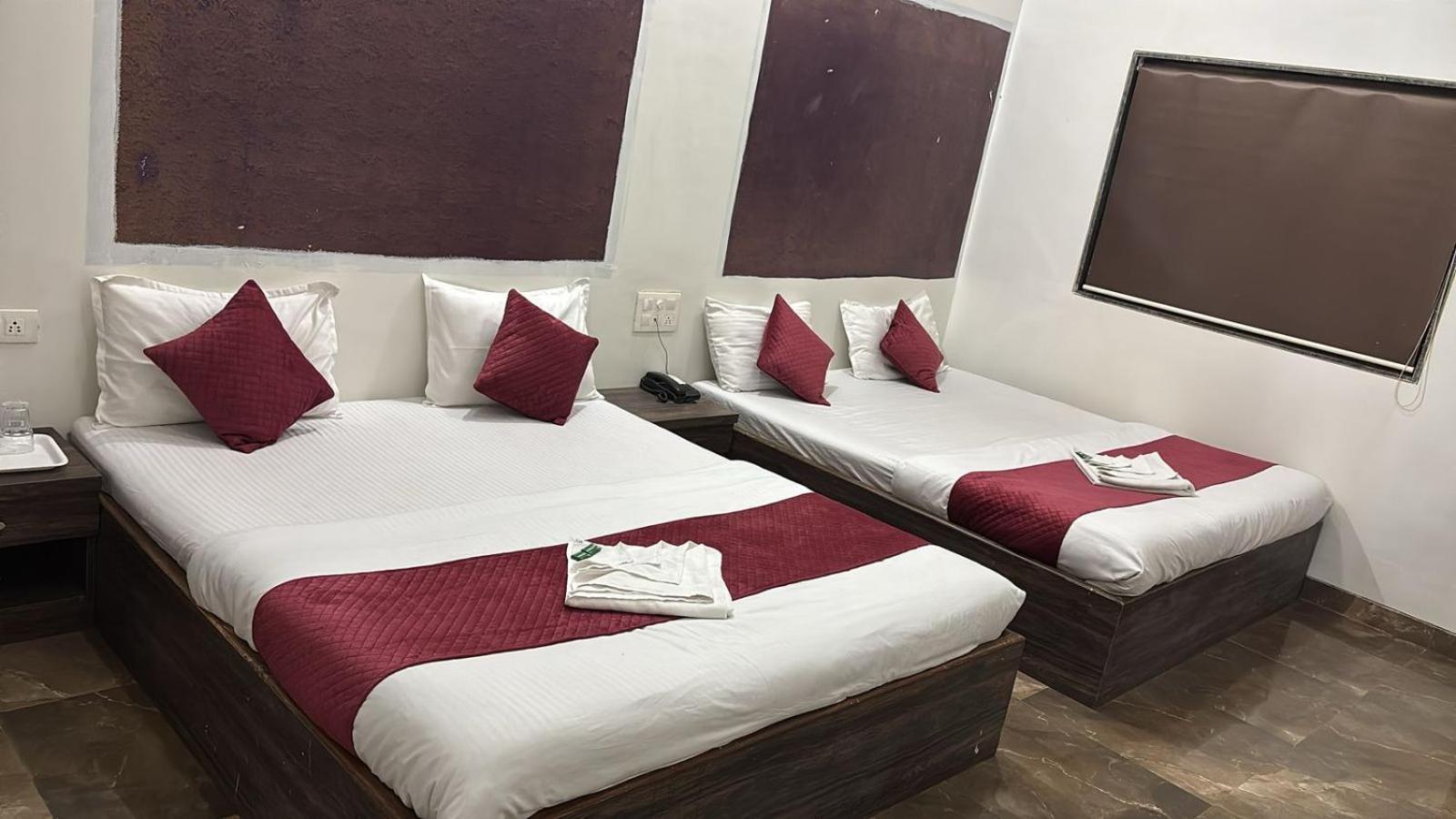 Hotel H O T E L Ammbasador 2*