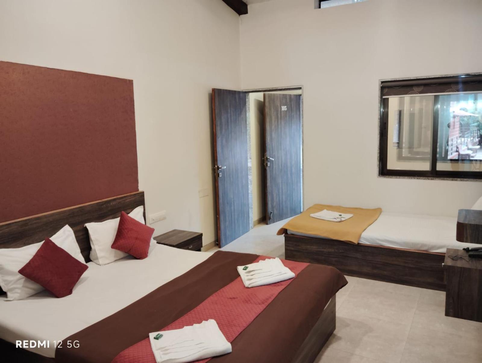 H O T E L Ammbasador Hotel 2*