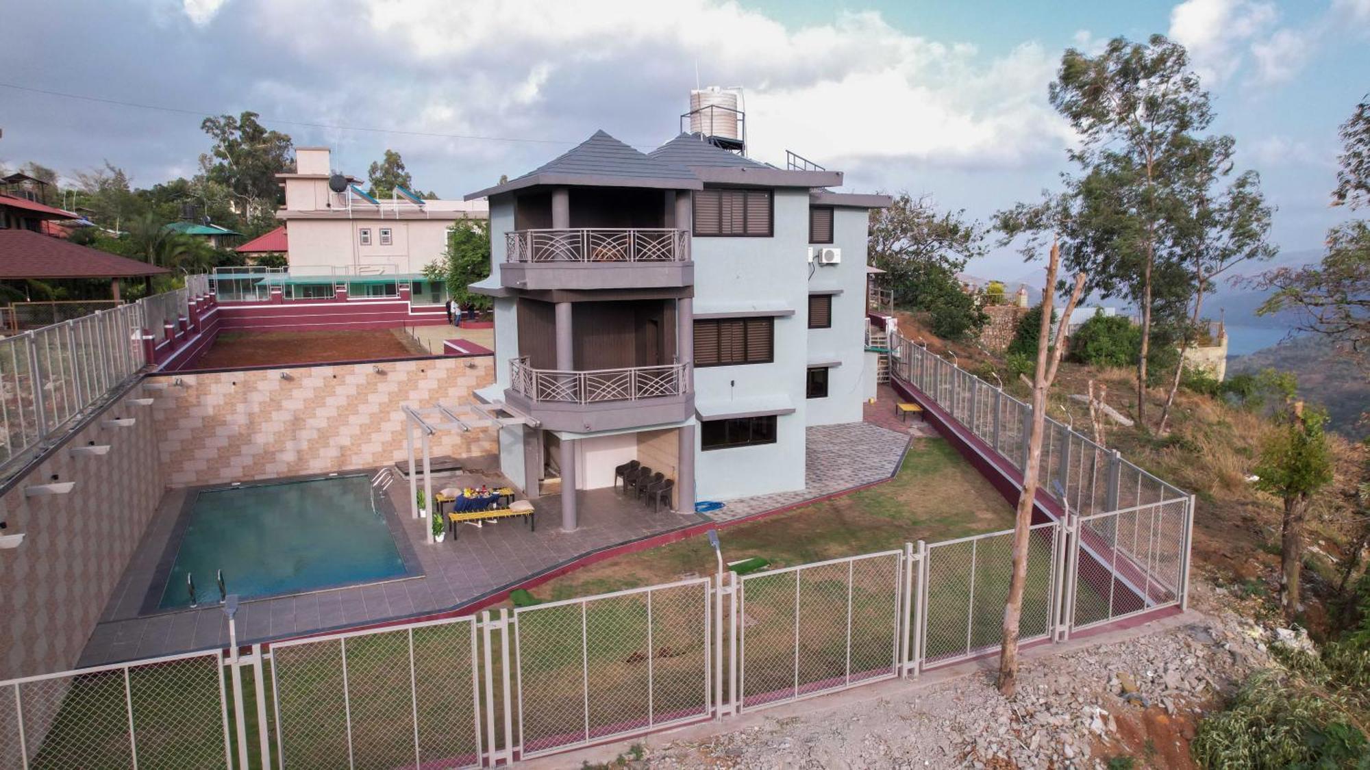 Villa Magnum Villa *