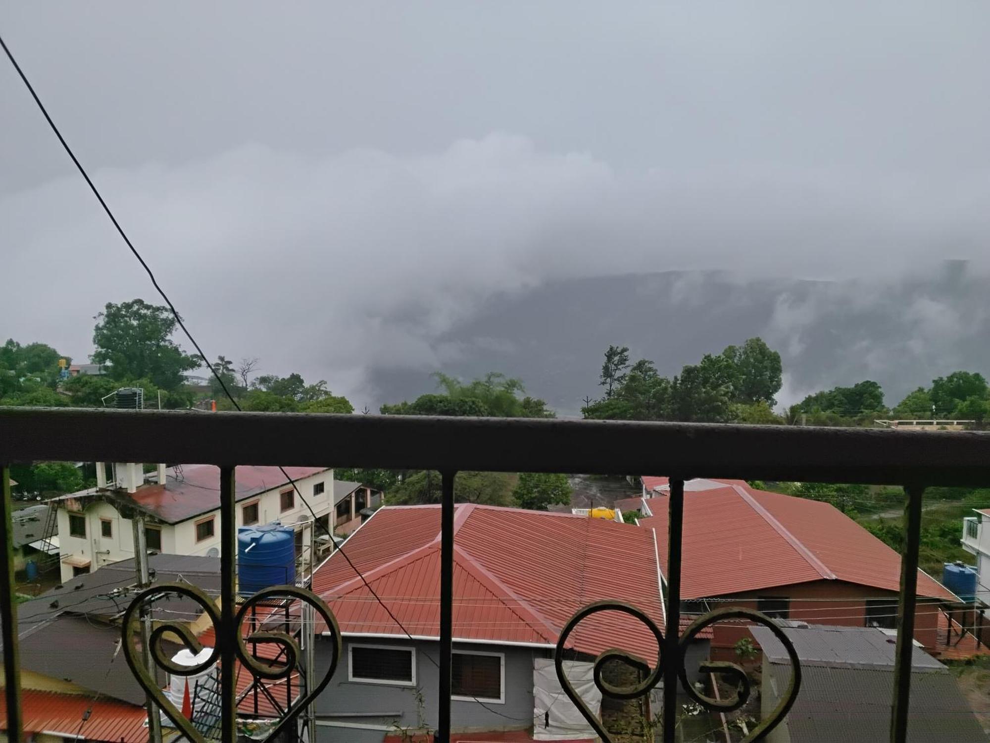 Hotel Vallyview's Residency *