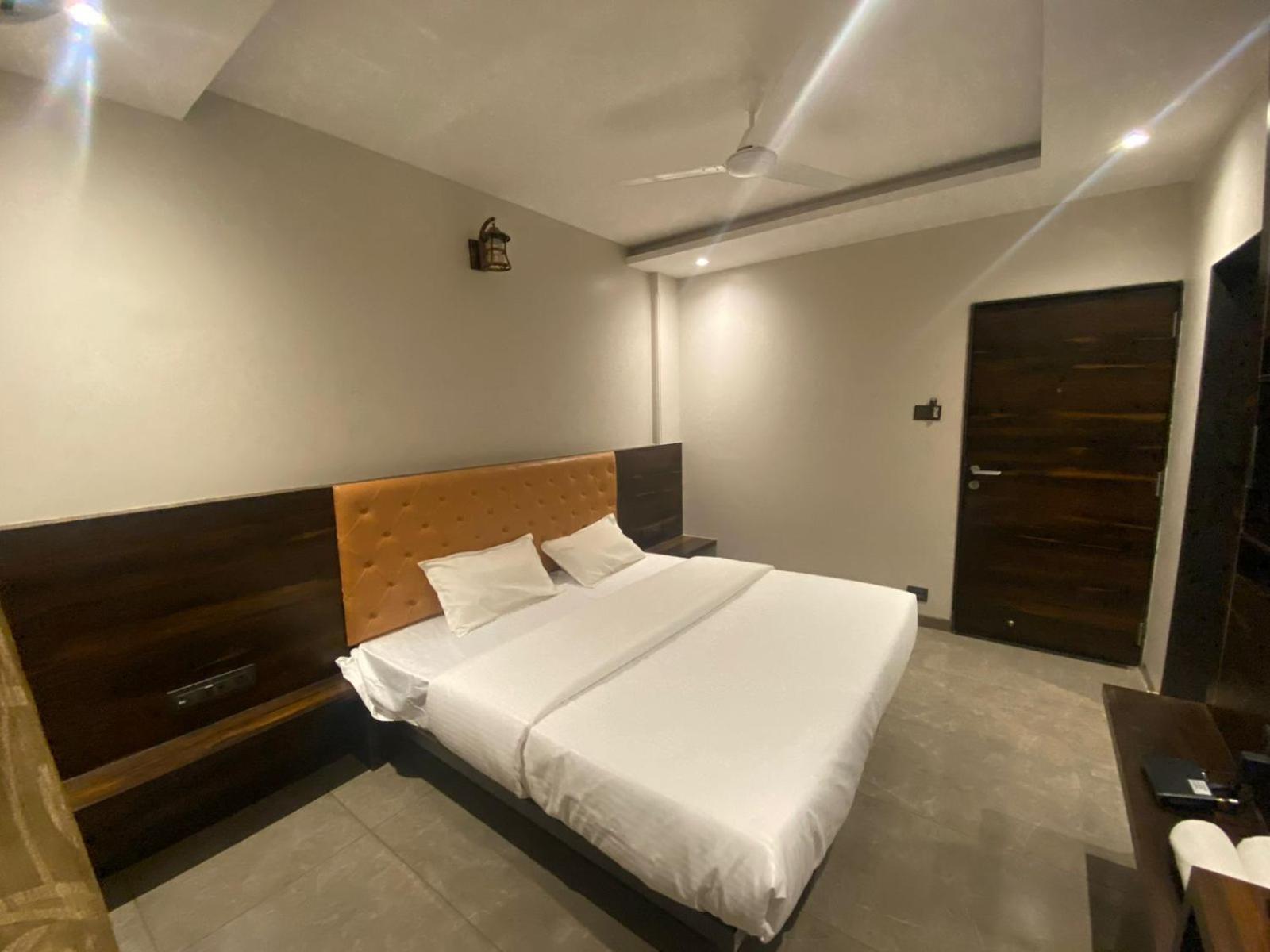 Hotel Holiday Plus 3*