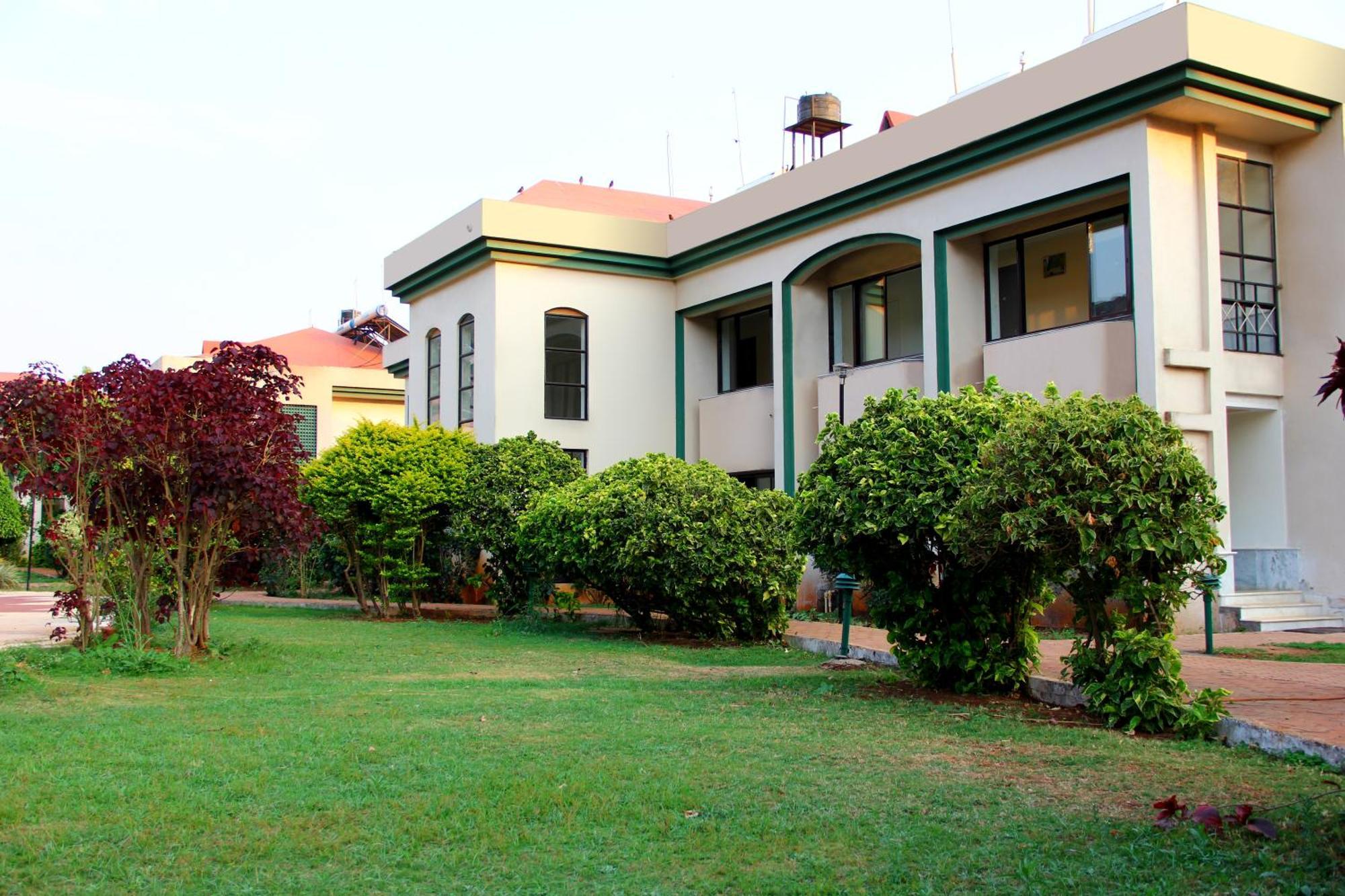 Aveda Blue Country Resort 3*
