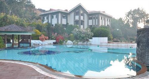 Aveda Blue Country Resort 3*