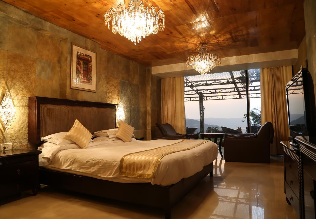 Resort Ravine