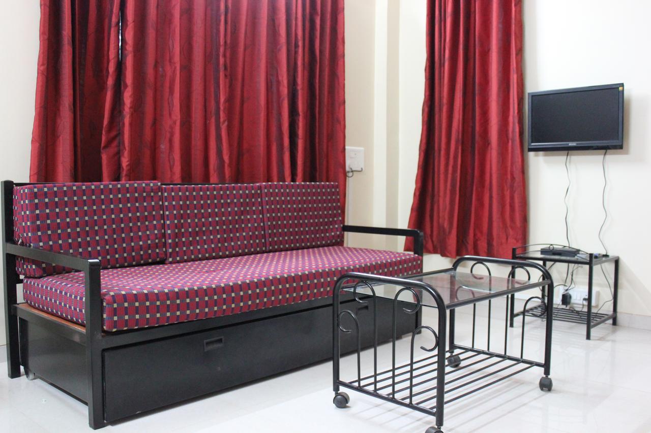 Private With Garden, Main Road Connected - Om Bungalow, Happy Stay, Holiday home *
