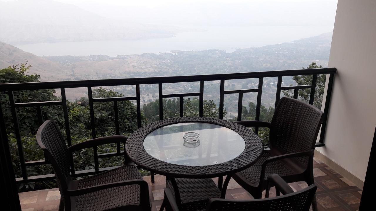 Rainforest Restaurant & Villas Hotel