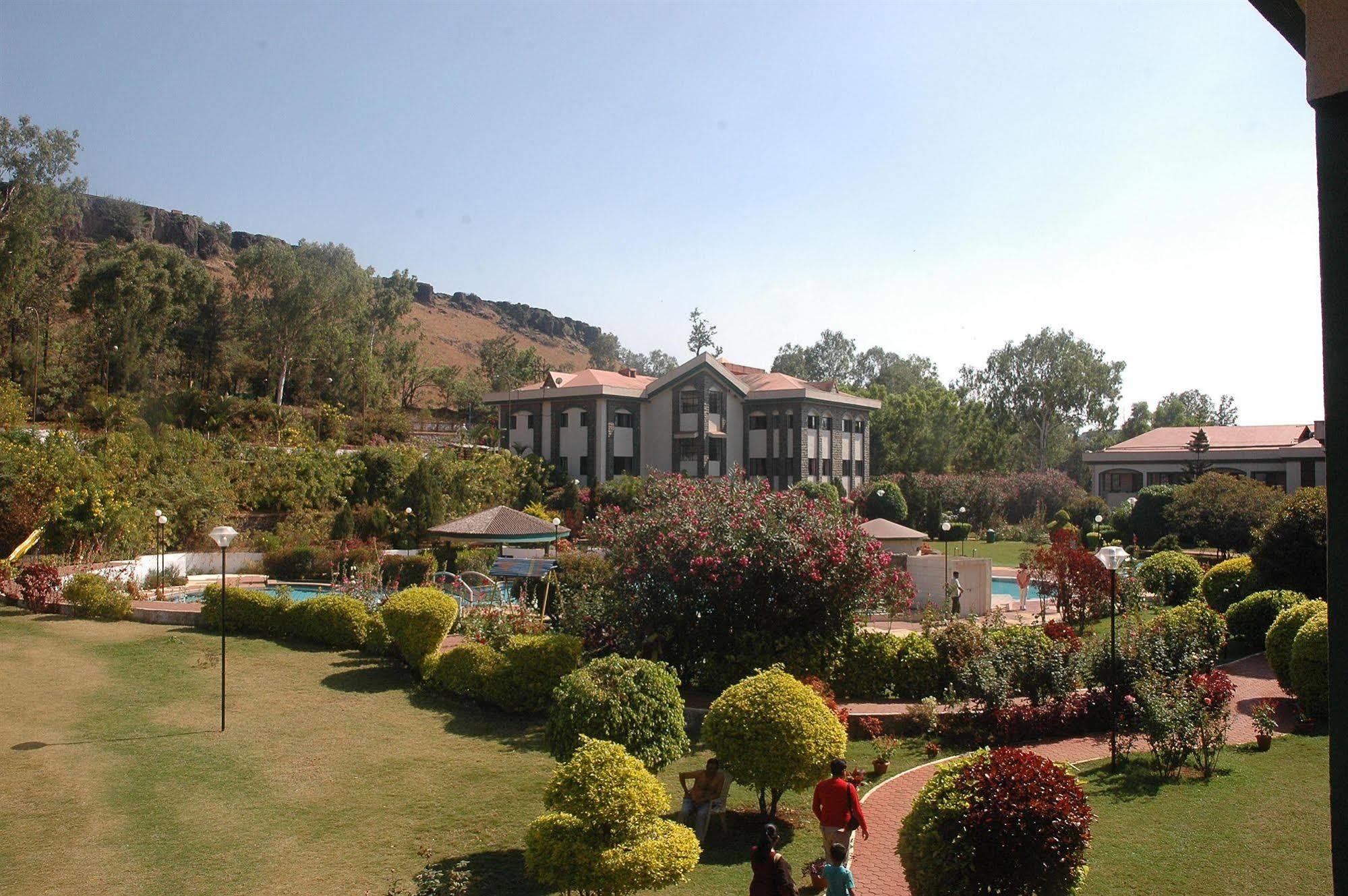 Aveda Blue Country Resort 3*