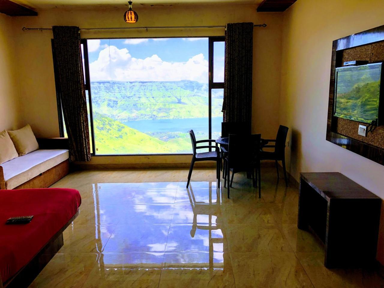 Rainforest Restaurant & Villas Hotel