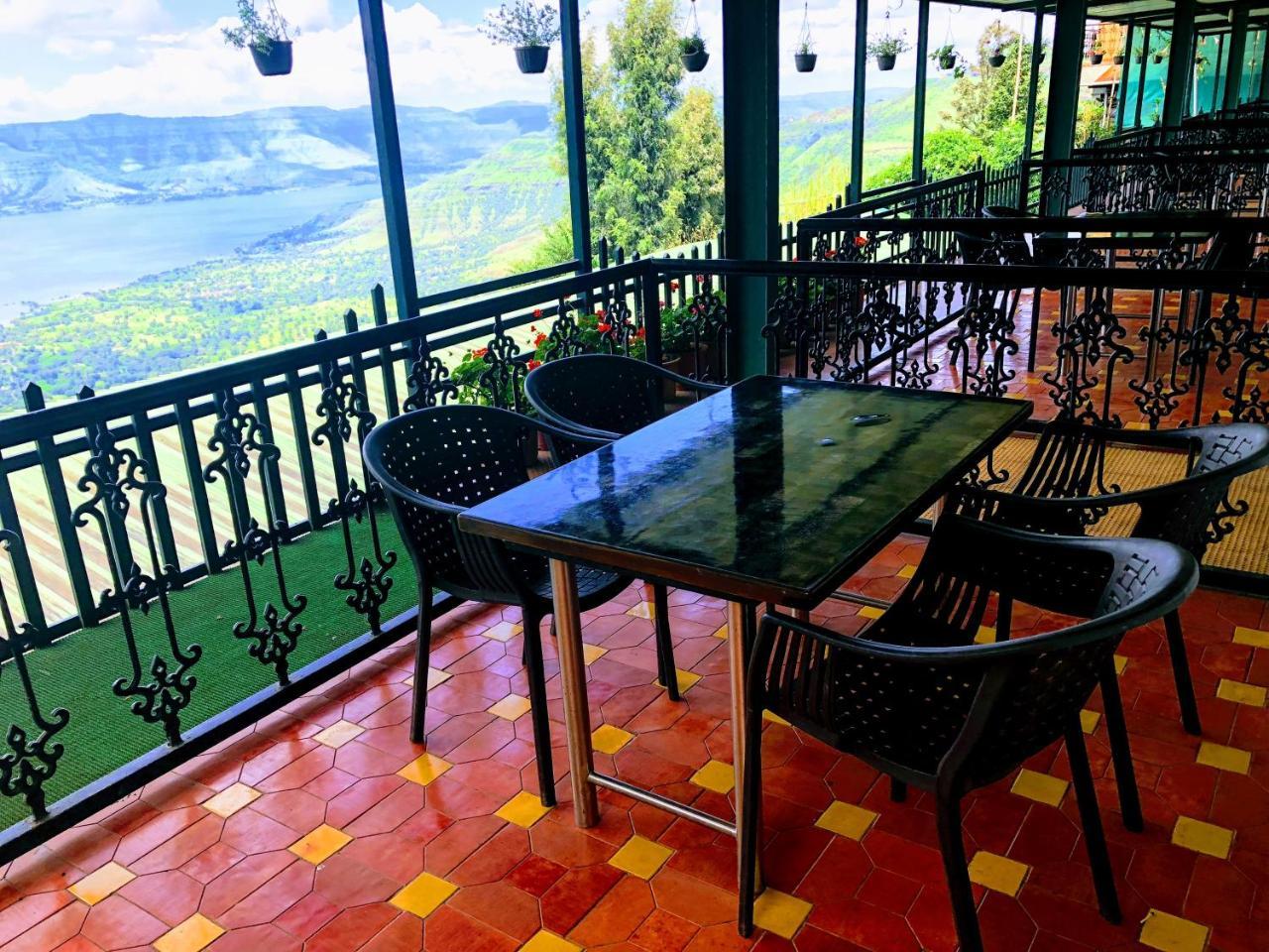 Rainforest Restaurant & Villas