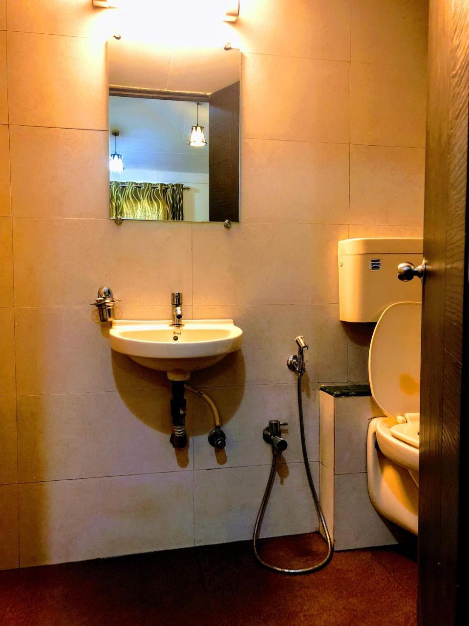 Hotel Rainforest Restaurant & Villas