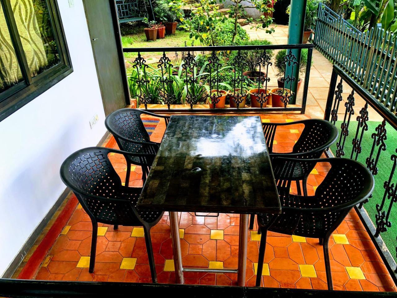 Hotel Rainforest Restaurant & Villas