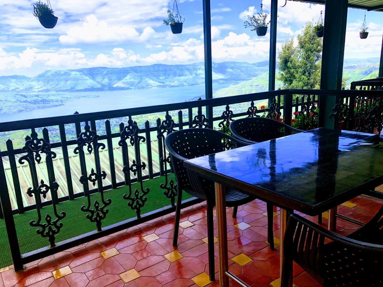 Rainforest Restaurant & Villas