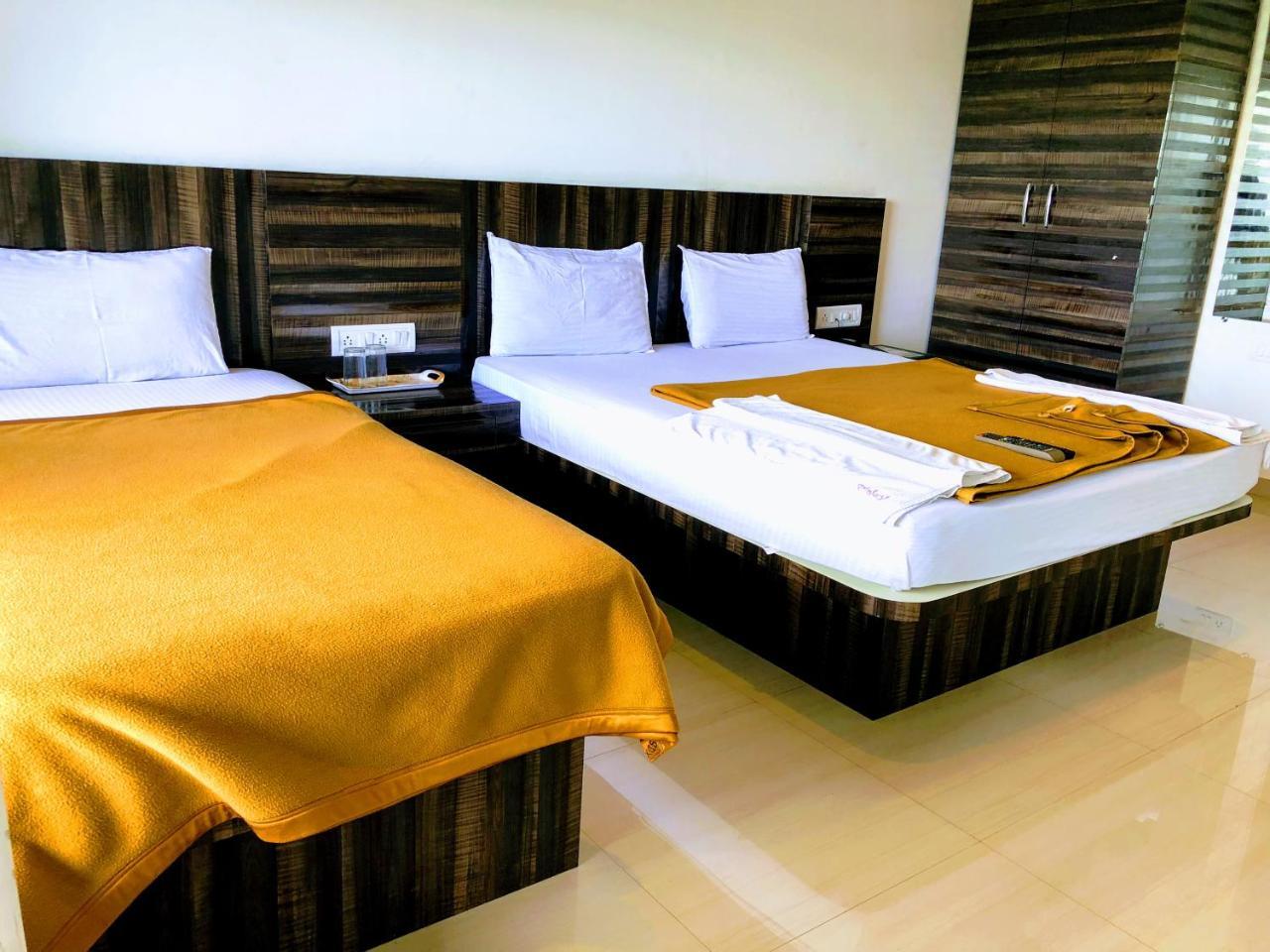 Rainforest Restaurant & Villas Hotel