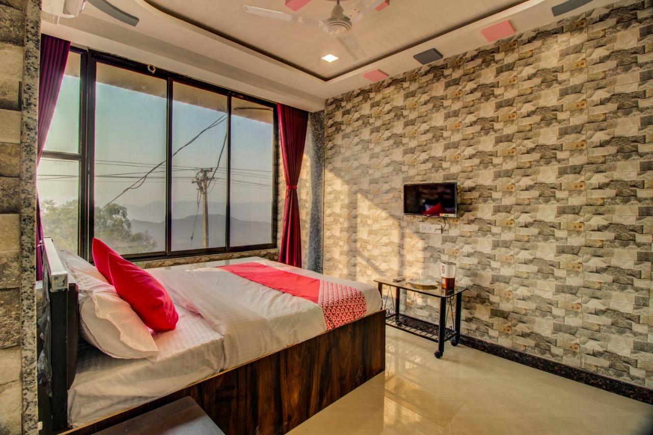 Oyo 28619 Dsk Valley Hotel 3*