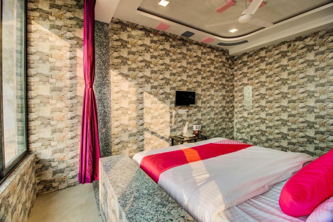 Oyo 28619 Dsk Valley 3* Panchgani