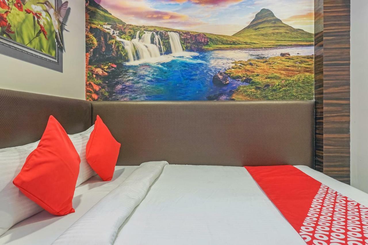 Oyo 23624 Hotel 3*