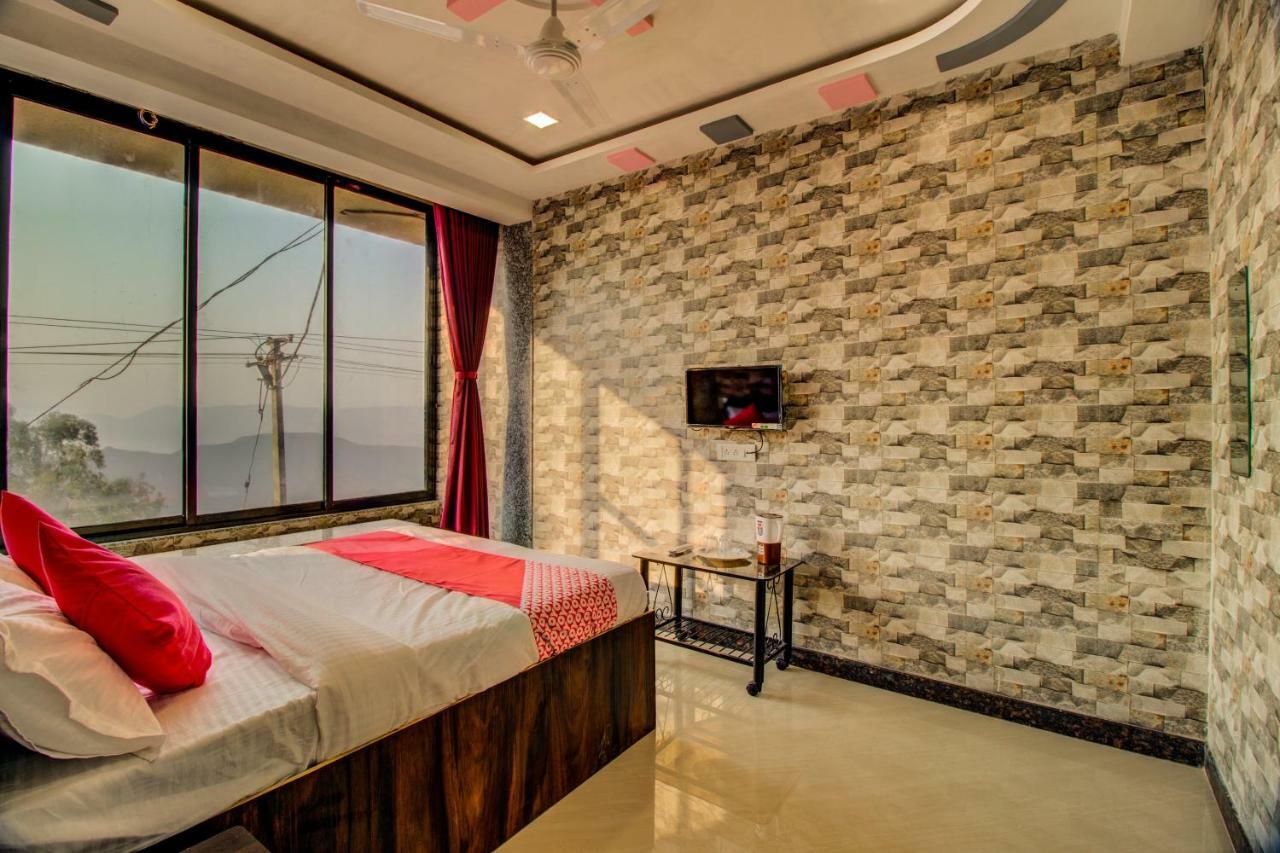 Oyo 28619 Dsk Valley Hotel 3*