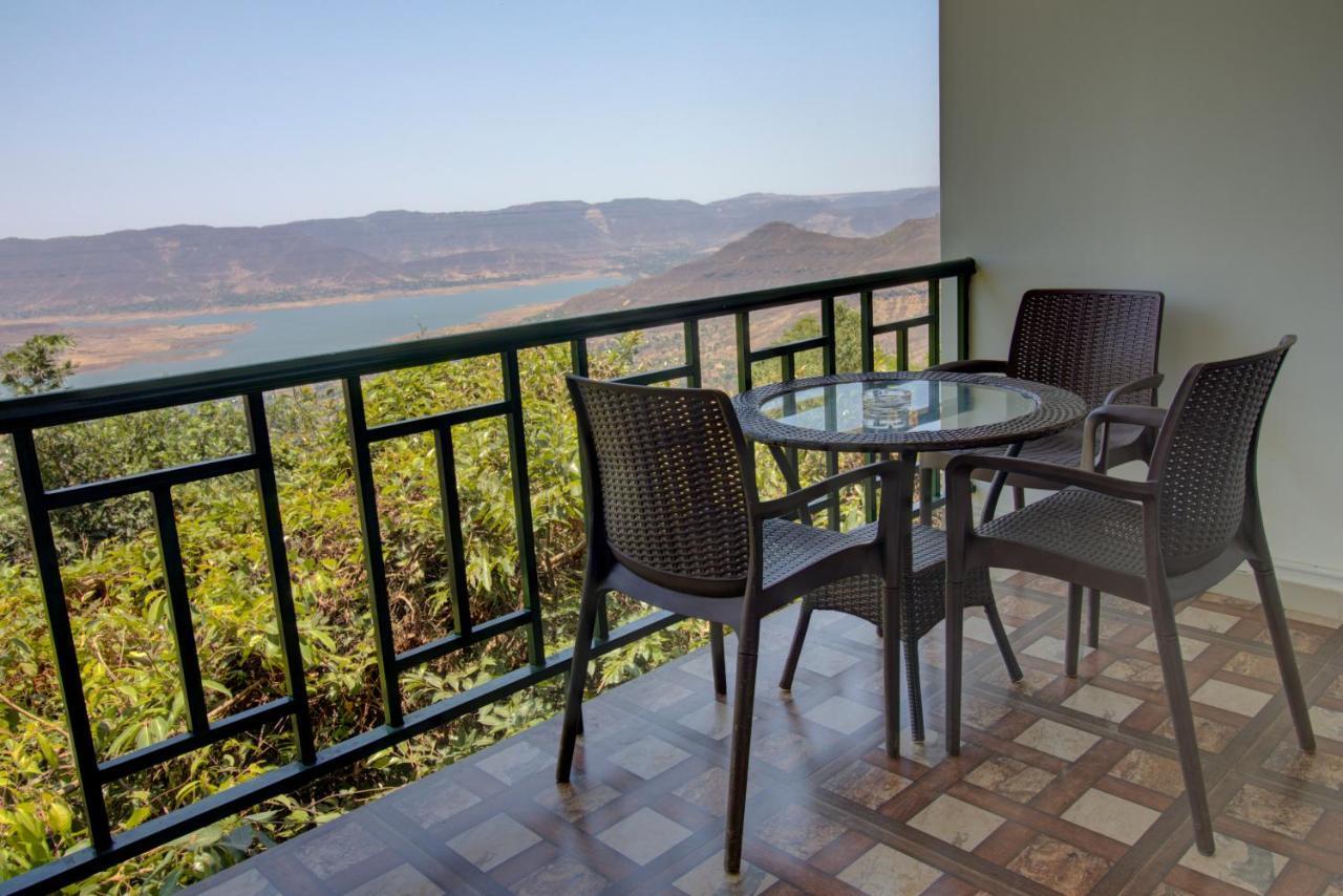 Rainforest Restaurant & Villas Hotel *