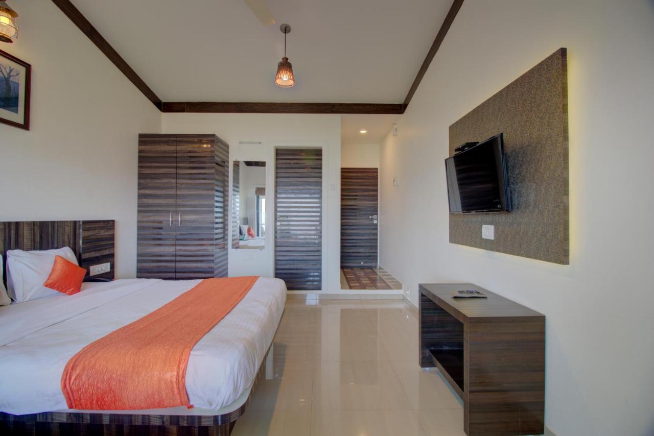 Rainforest Restaurant & Villas Hotel *
