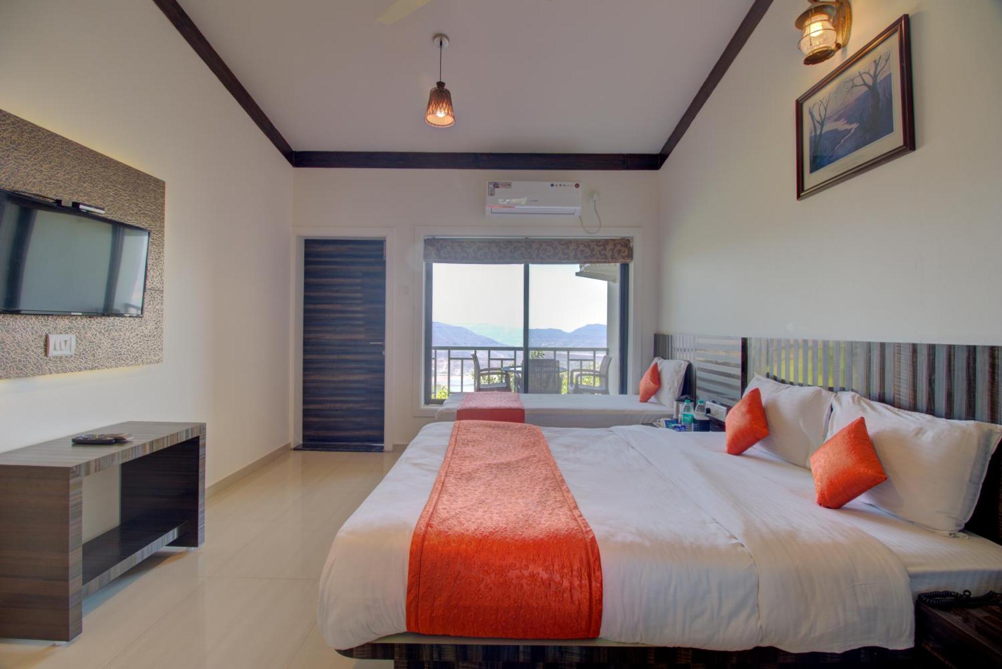 Rainforest Restaurant & Villas