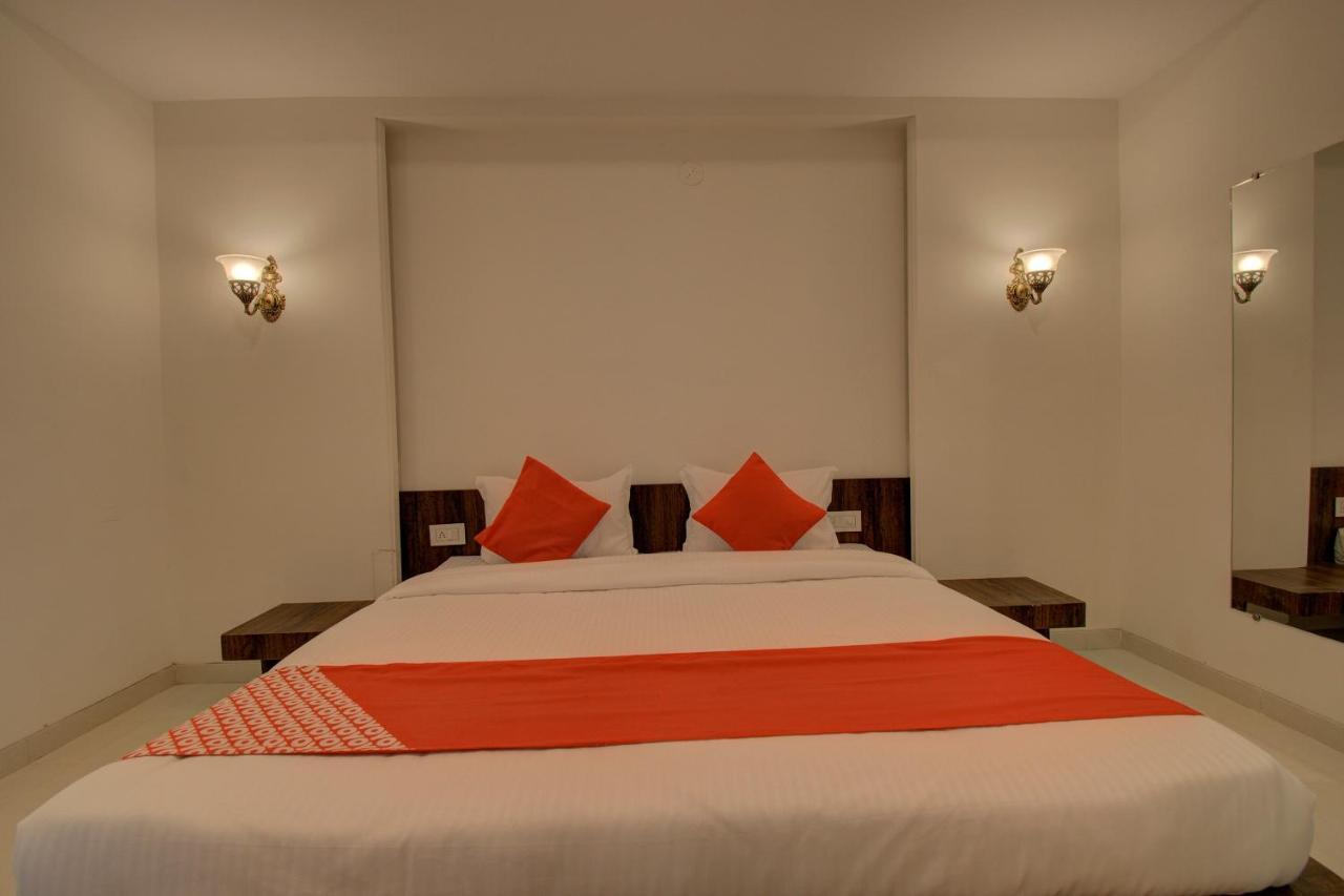 Oyo 24117 Dream Valley Hotel